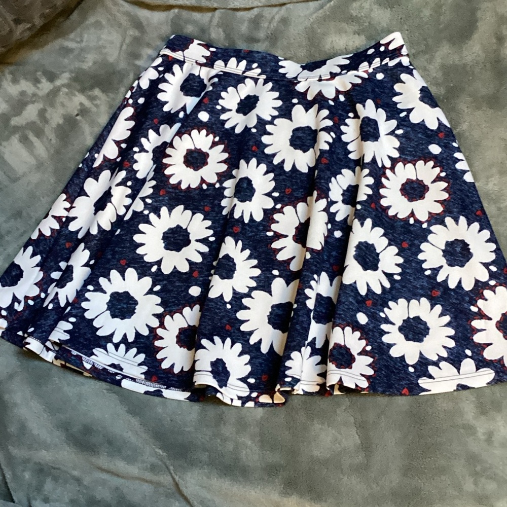 Hollister Floral Navy and White red hearts mini Skirt
